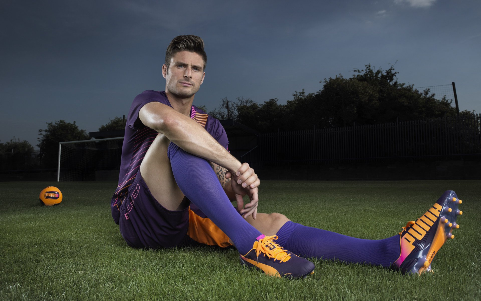 英超豪门强势引援，深度补强争冠阵容，英超落寞豪门